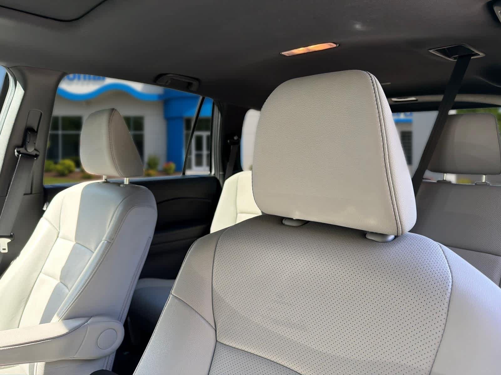 Used 2023 Honda Passport EX-L image 15