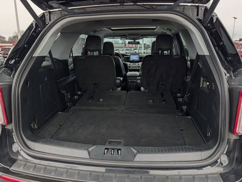 Certified 2022 Ford Explorer XLT w/ Equipment Group 202A image 18