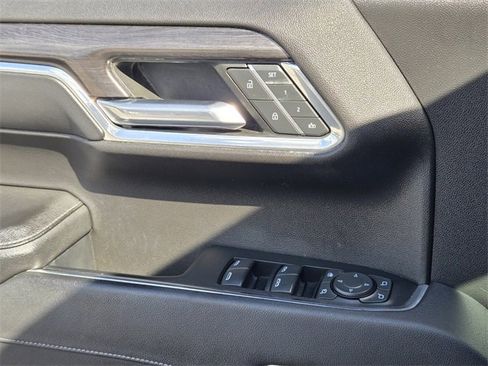 Used 2023 Chevrolet Silverado 1500 LTZ image 26