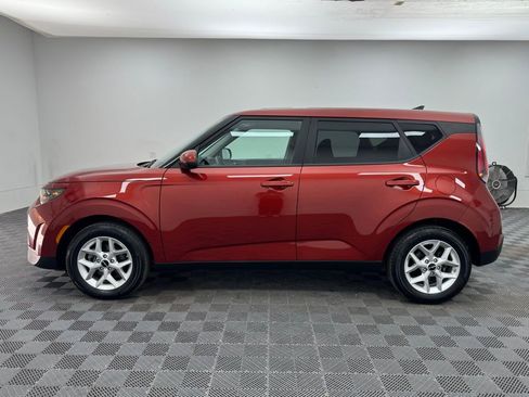 Used 2025 Kia Soul LX w/ LX Technology Package image 10