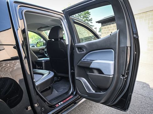 Used 2020 Chevrolet Colorado Z71 AWD/4WD image 14