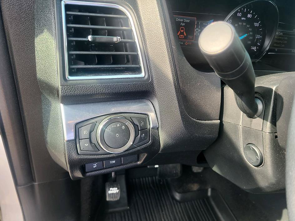 Used 2019 Ford Explorer Limited w/ Equipment Group 301A AWD/4WD image 28