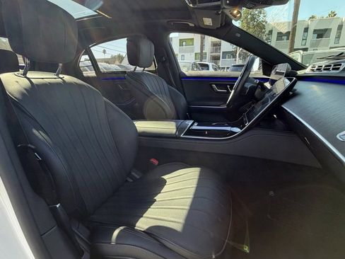 Used 2022 Mercedes-Benz S 580 4MATIC Sedan w/ AMG Line Package image 20