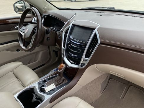 Used 2015 Cadillac SRX Luxury image 11