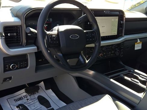 New 2026 Ford F250 XLT w/ XLT Premium Package AWD/4WD image 17