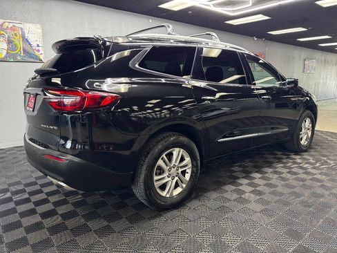 Used 2019 Buick Enclave Essence image 13