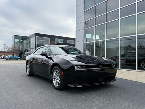 Used 2025 Dodge Charger R/T w/ Quick Order Package 25M R/T image 1