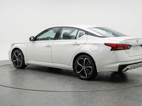 Used 2025 Nissan Altima 2.5 SR image 6