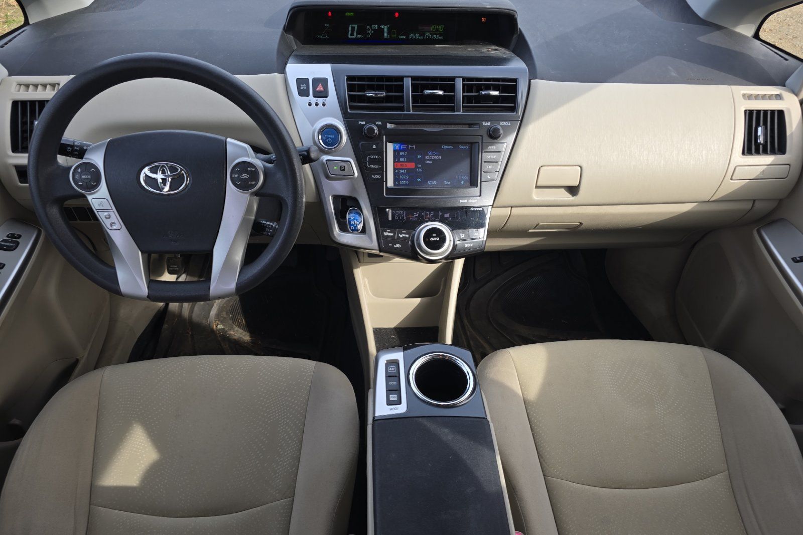 Used 2014 Toyota Prius V Three FWD image 9