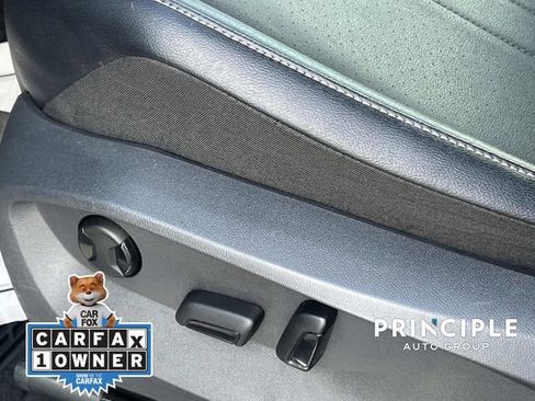Certified 2023 Volkswagen Tiguan SE R-Line FWD image 17