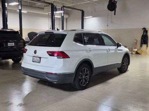 Used 2022 Volkswagen Tiguan SE FWD image 7
