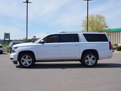Used 2020 Chevrolet Suburban Premier AWD/4WD image 6