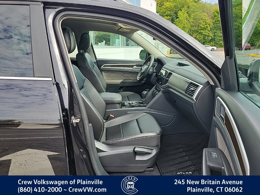Certified 2023 Volkswagen Atlas SE w/ Panoramic Sunroof Package AWD/4WD image 16