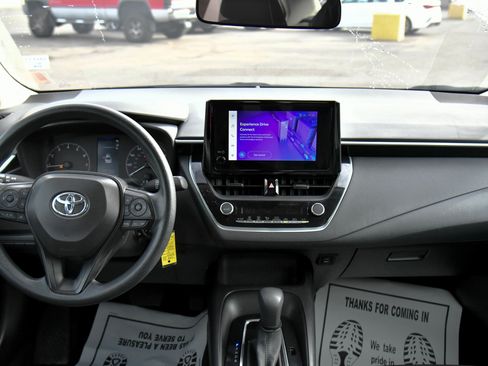 Used 2025 Toyota Corolla LE image 35
