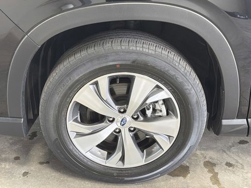 Used 2023 Subaru Ascent Premium w/ Convenience Package AWD/4WD image 4