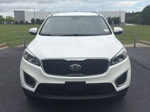 Used 2016 Kia Sorento LX AWD/4WD image 3