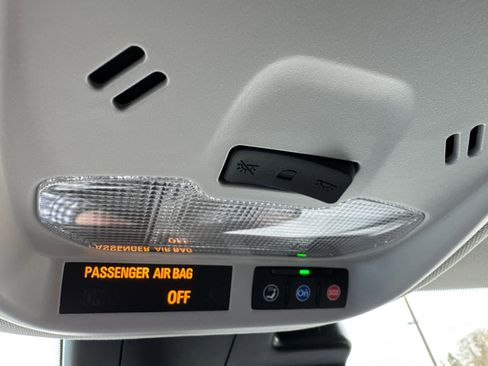 Used 2025 Chevrolet Trax LT w/ Driver Confidence Package image 27