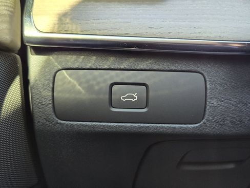 New 2026 Volvo XC90 B5 Plus image 25