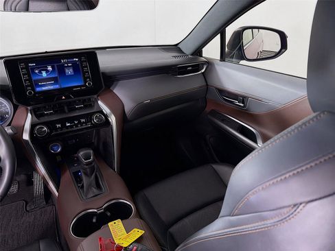 Used 2021 Toyota Venza XLE w/ Activity Package (TMS) AWD/4WD image 22