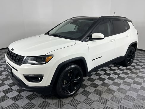 Used 2018 Jeep Compass Latitude w/ Popular Equipment Group image 7