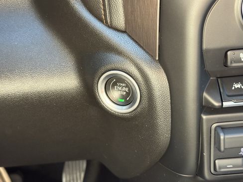 Used 2021 GMC Sierra 1500 AT4 w/ AT4 Premium Package AWD/4WD image 23