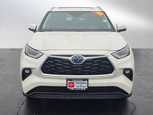 Used 2021 Toyota Highlander XLE image 8