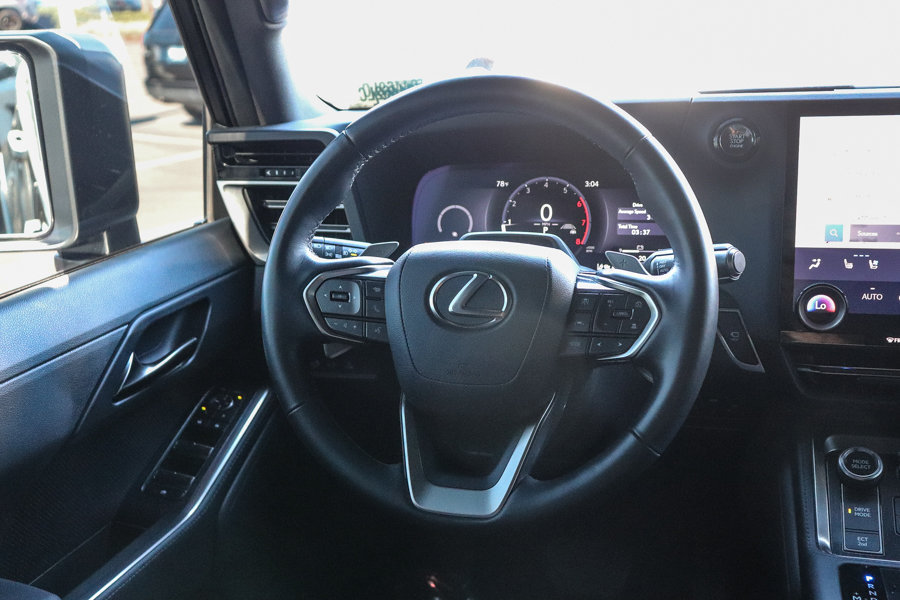 Used 2025 Lexus GX 550 w/ Accessory Package (2T) AWD/4WD image 21