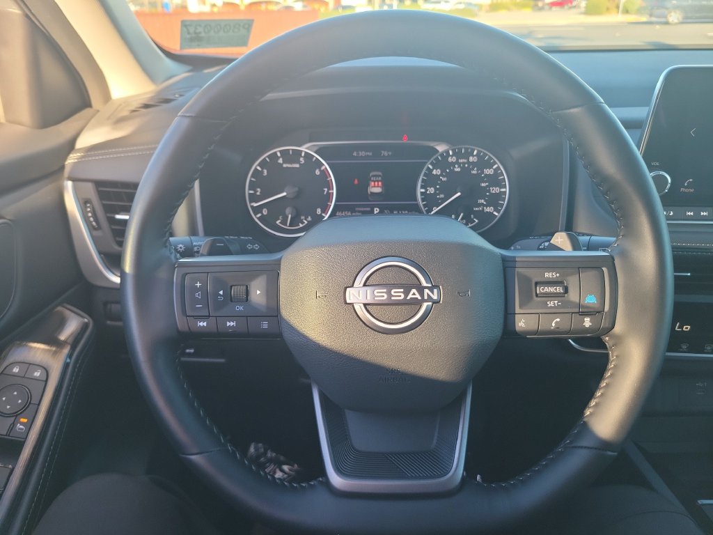 Used 2025 Nissan Rogue SV FWD image 15
