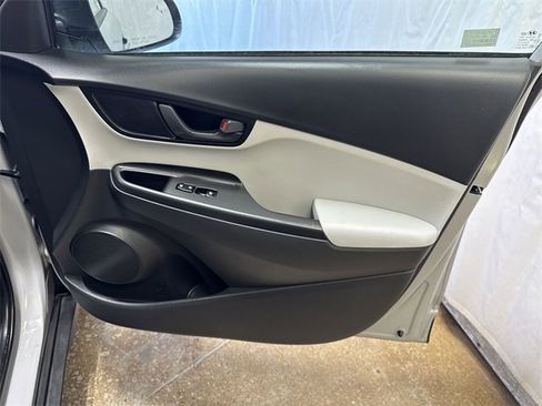 Used 2023 Hyundai Kona SEL image 25