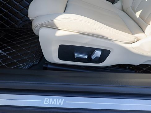 Used 2021 BMW 430i Convertible image 18