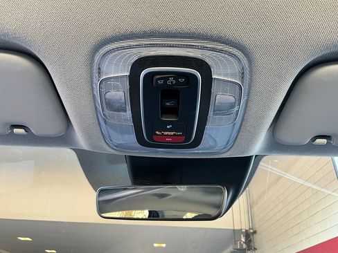 Used 2025 Hyundai Elantra Limited image 16