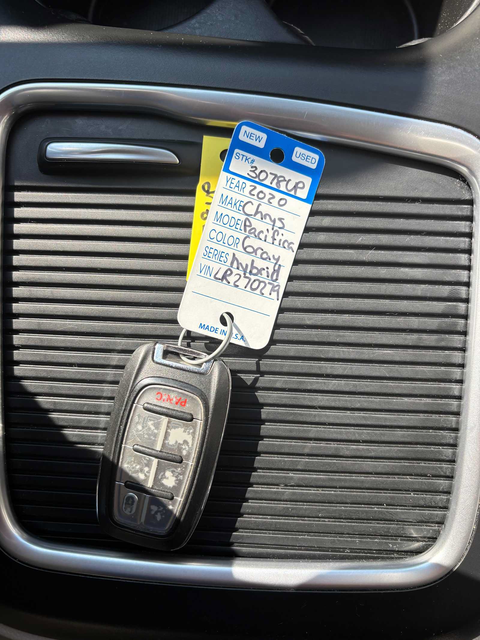 Used 2020 Chrysler Pacifica Limited w/ Advanced Safetytec Group FWD image 35