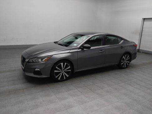 Used 2022 Nissan Altima 2.5 SR image 2