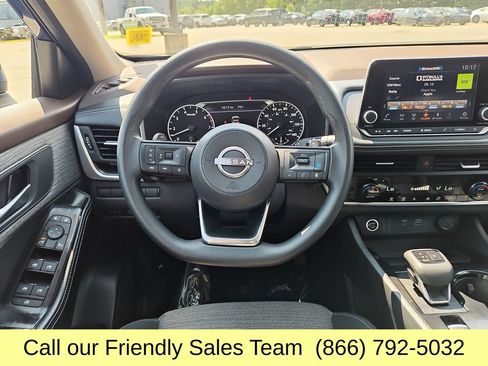 Used 2023 Nissan Rogue SV AWD/4WD image 15