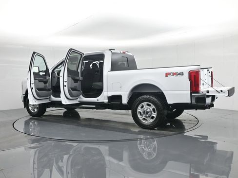 New 2026 Ford F250 XLT w/ FX4 Off-Road Package AWD/4WD image 38