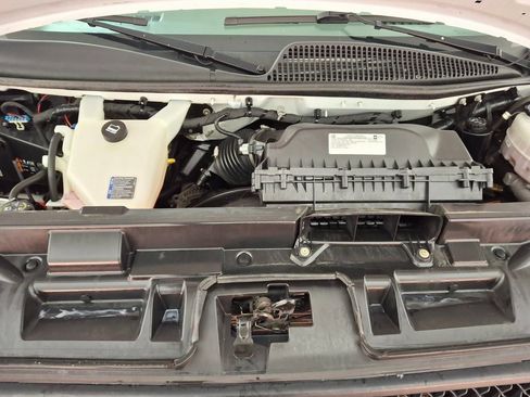 Used 2021 Chevrolet Express 2500 w/ Enhanced Convenience Package image 27