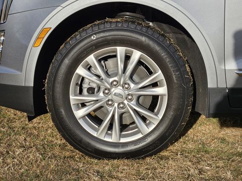 New 2026 Cadillac XT5 Luxury w/ LPO, Floor Liner Package image 7