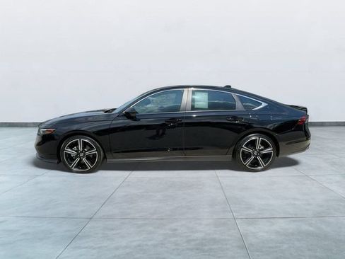 Used 2024 Honda Accord Sport image 4