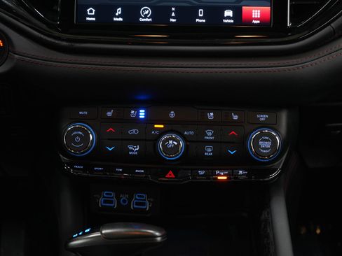 Used 2021 Dodge Durango R/T w/ Tow 'N Go Group AWD/4WD image 23