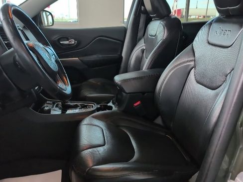 Used 2019 Jeep Cherokee Limited image 15