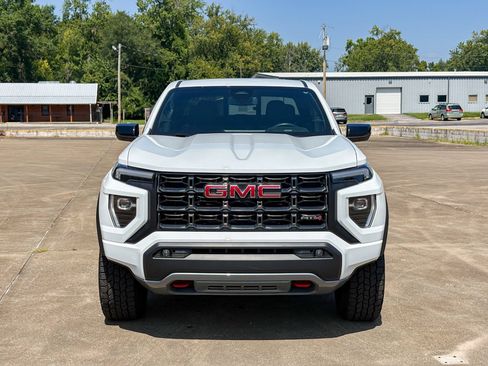 Used 2024 GMC Canyon AT4 AWD/4WD image 4