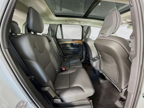 Certified 2025 Volvo XC90 B6 Plus w/ Protection Package Premier image 29