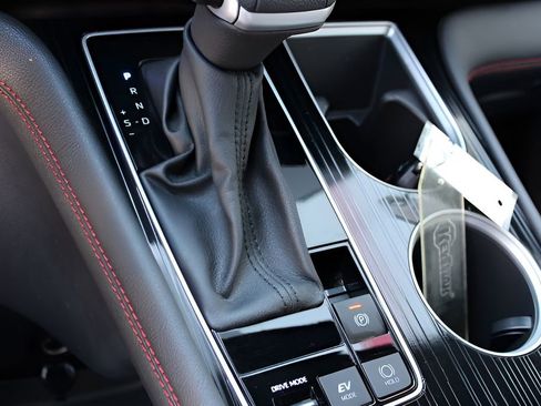 Used 2025 Toyota Sienna XSE image 16