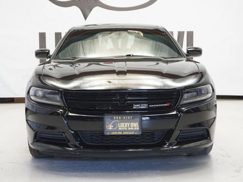 Used 2018 Dodge Charger SXT RWD image 2