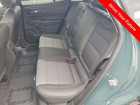 Used 2025 Chevrolet Trax LT FWD image 24