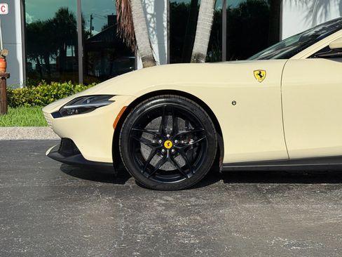 Used 2022 Ferrari Roma RWD image 15