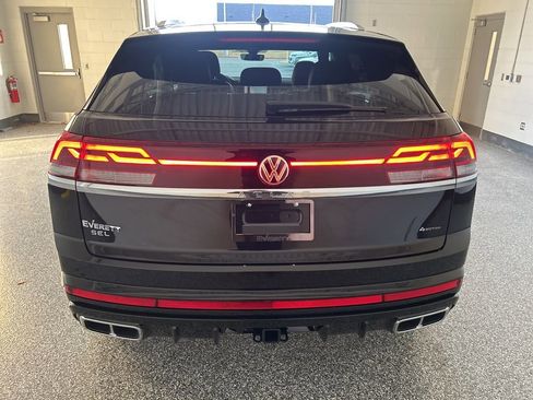 New 2026 Volkswagen Atlas Cross Sport SEL Premium R-Line AWD/4WD image 4