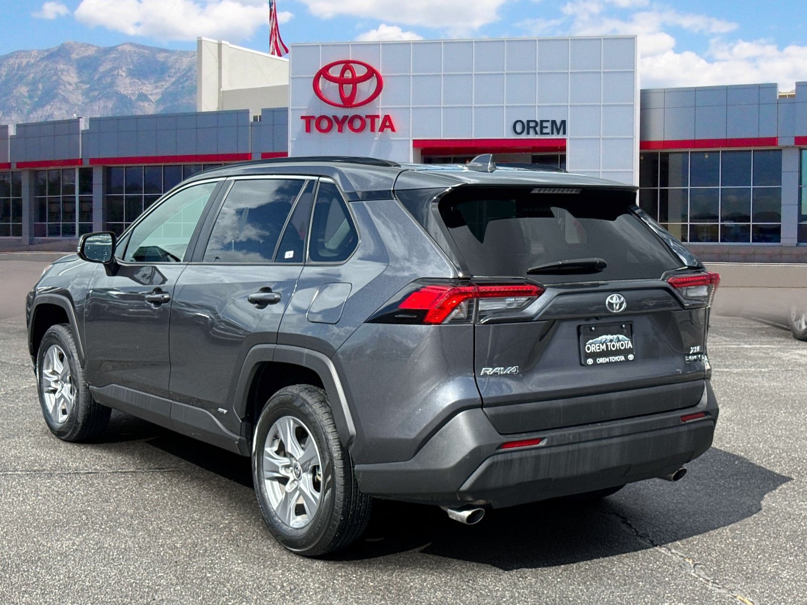 Used 2025 Toyota RAV4 XLE AWD/4WD image 6