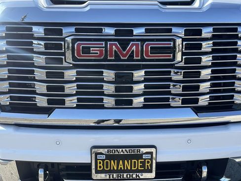 New 2026 GMC Sierra 2500 Denali w/ Denali Reserve Package AWD/4WD image 31