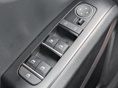 Used 2023 Kia Soul LX w/ LX Technology Package FWD image 11